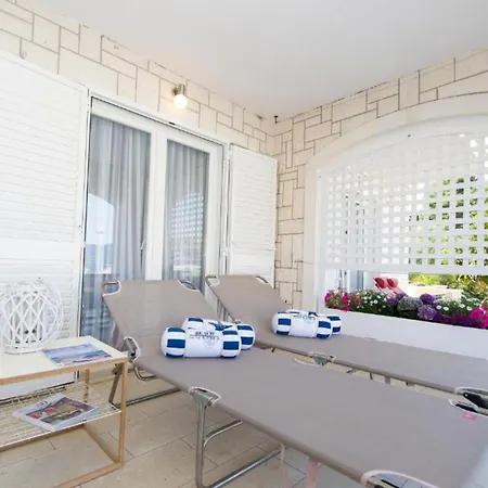 Apartments Villa Olea Lumbarda Exterior photo