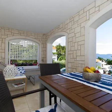 Apartments Villa Olea Lumbarda Exterior photo