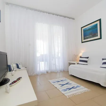 Apartments Villa Olea Lumbarda Exterior photo