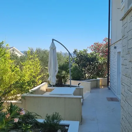Apartments Villa Olea Lumbarda Exterior photo