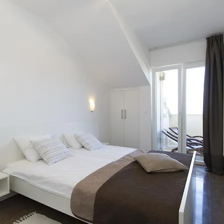 Apartments Villa Olea Lumbarda Exterior photo
